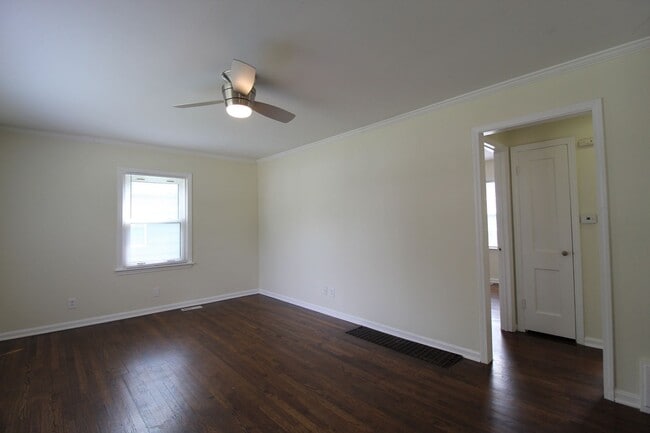 Foto del edificio - 2 Bedroom 1 Bath Home In Roeland Park