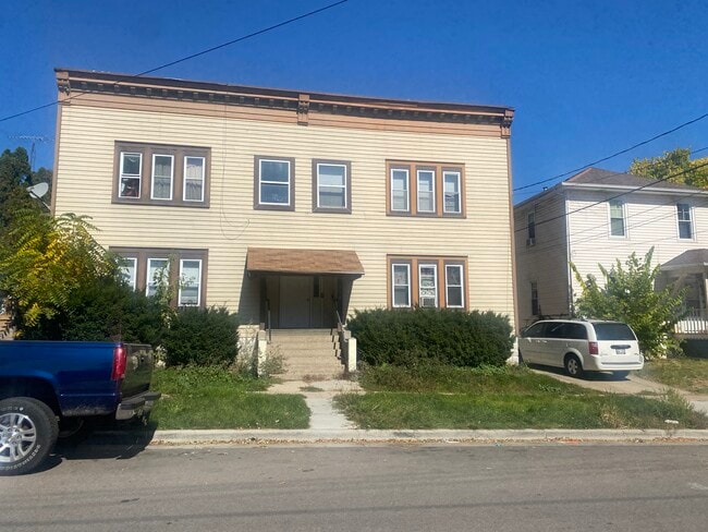 Building Photo - 714 McKinley St