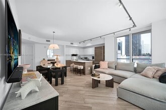 Building Photo - 1100 S Miami Ave