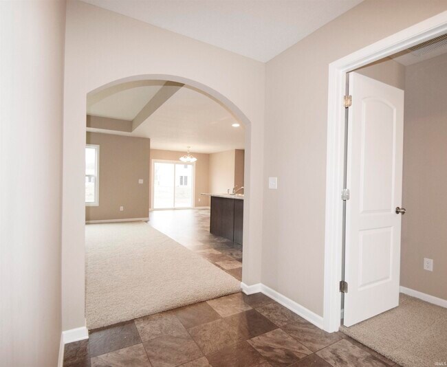 Foto del edificio - 15028 Whitaker Dr