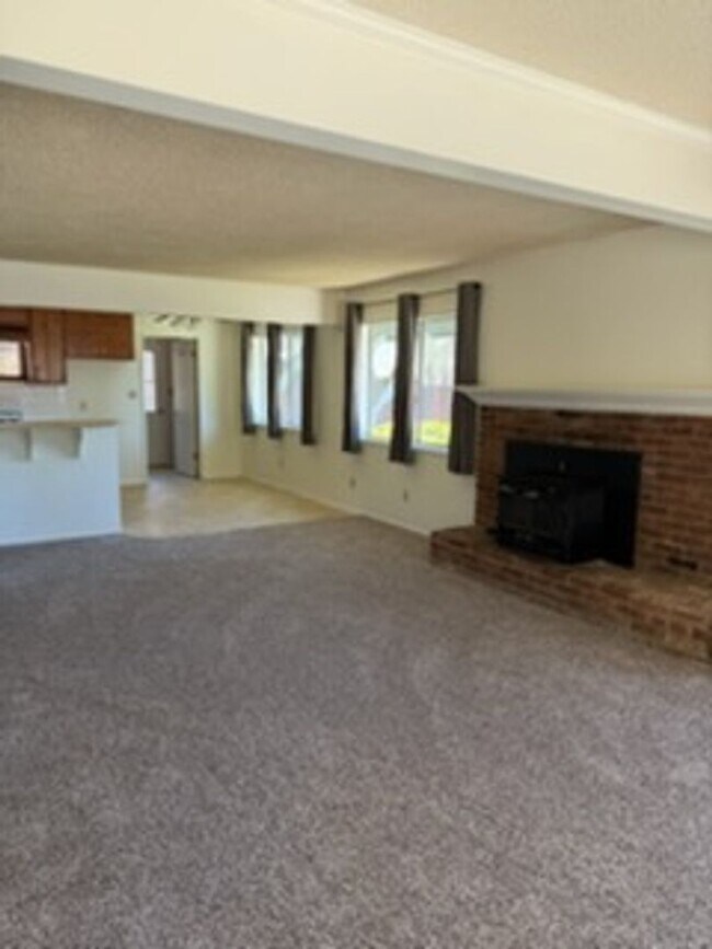 Foto del edificio - Move-In Ready Mountain Retreat with Garage Near Frazier Park & Los Padres Forest