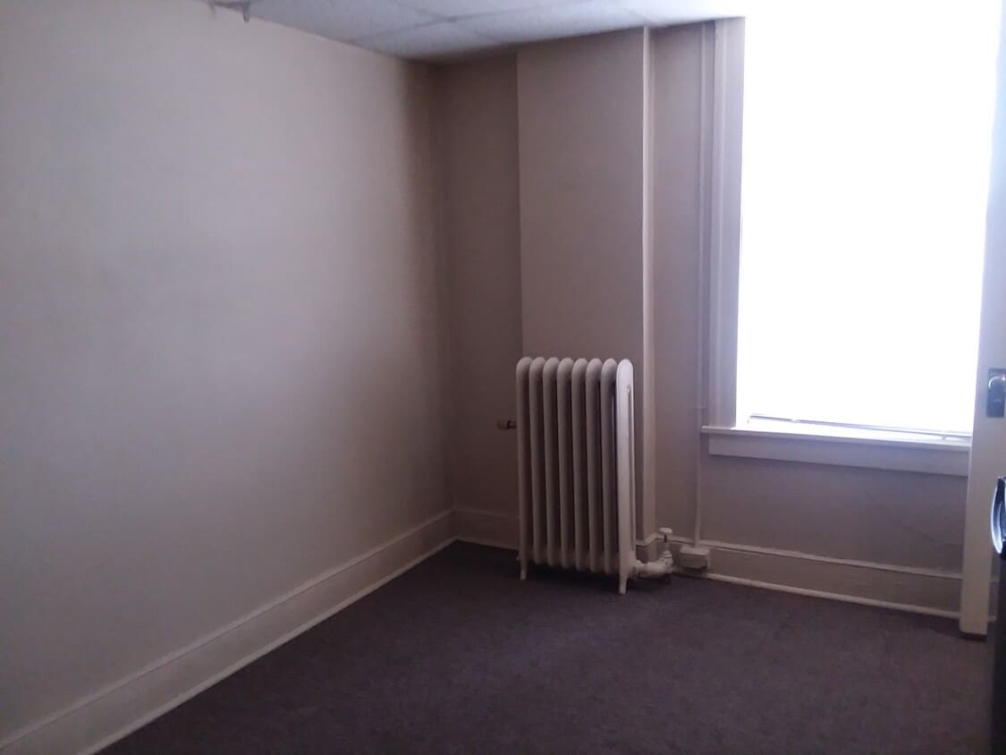 Primary Photo - 120 6th Ave W