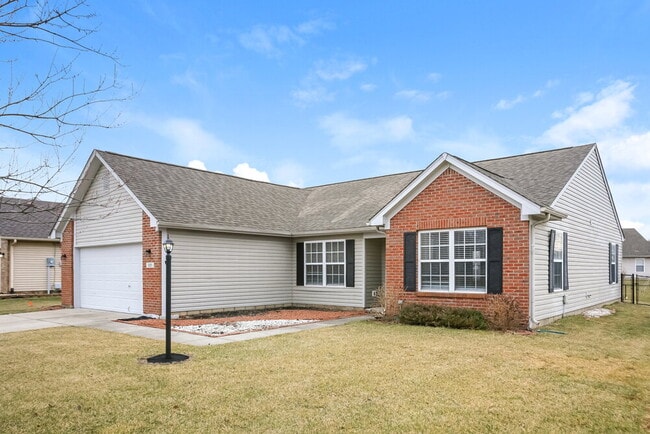 Building Photo - 221 Pennwood Ln
