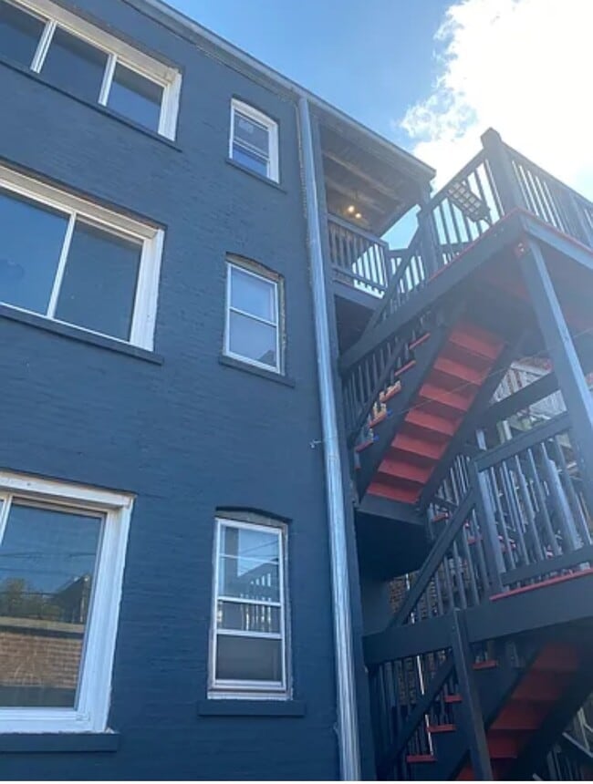 Building Photo - 7536 S Phillips Ave