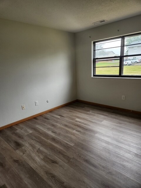 Foto del edificio - 32 Bellevue Dr