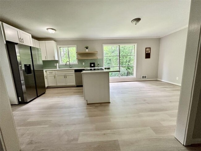 Building Photo - 1726 Fairburn Rd SW