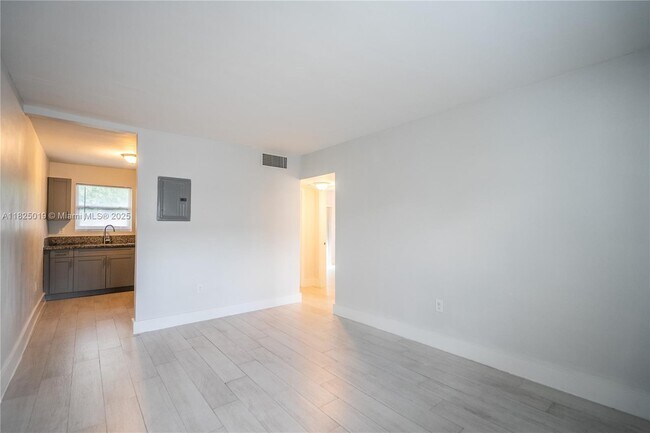 Building Photo - 465 NE 59th St