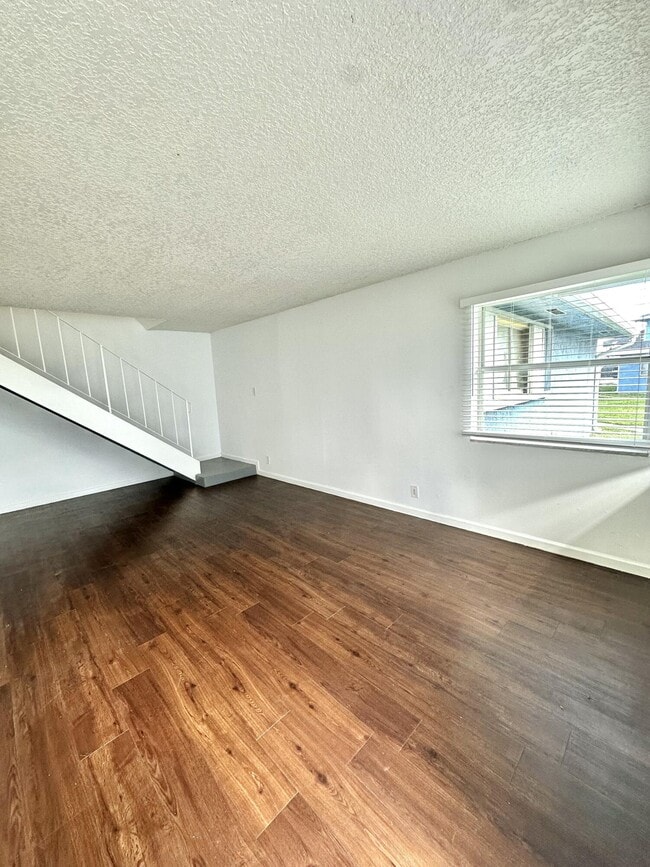 Building Photo - 108 E Tiffany Dr