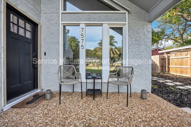 Foto del edificio - 7575 Tippin Ave