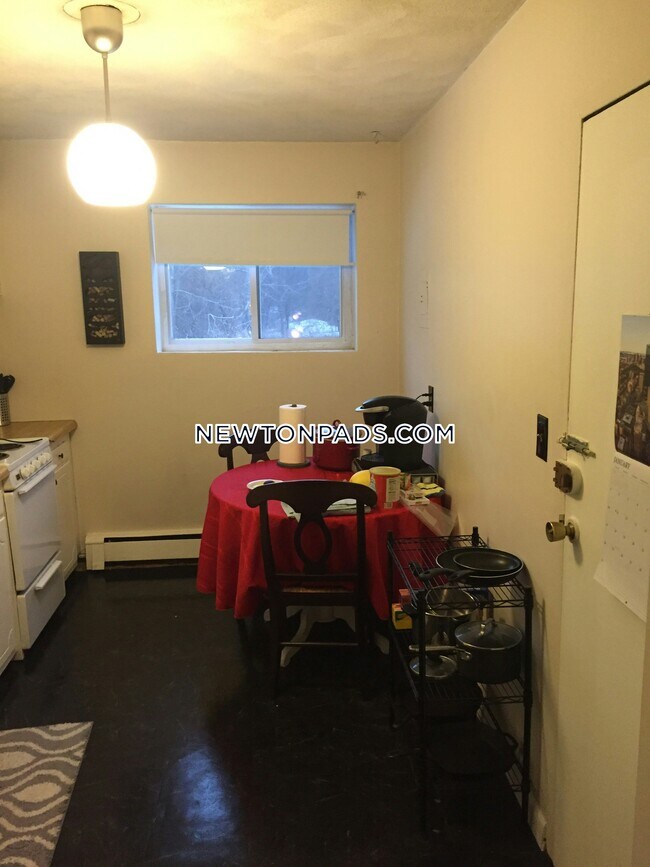 Building Photo - 42 Westgate Rd.