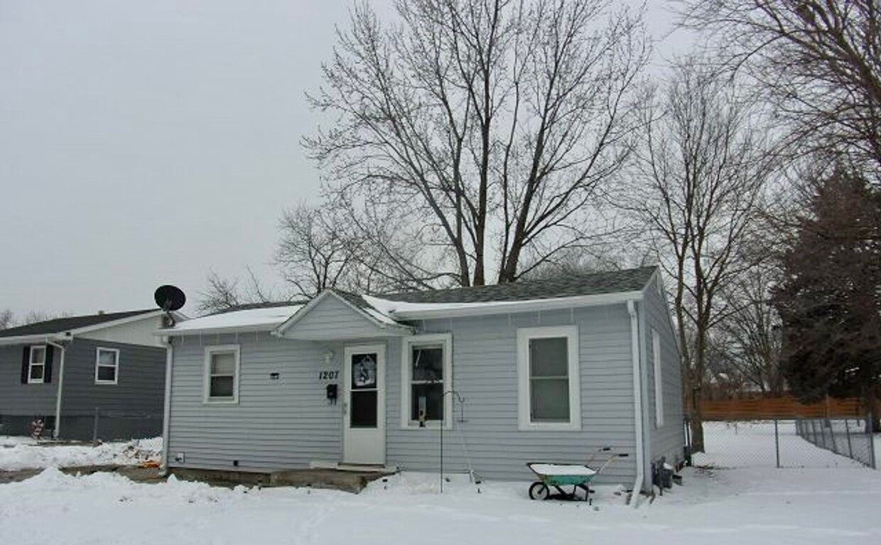 Tired of apartment living? This 1 Bedroom... - Tired of apartment living?  This 1 Bedroom...