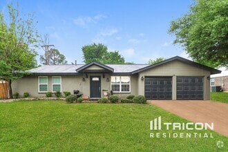 Building Photo - 2216 Highcrest Dr