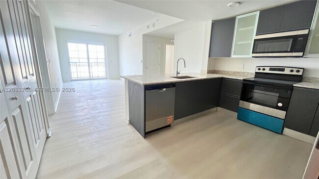 Foto del edificio - 5579 Millennia Park Dr