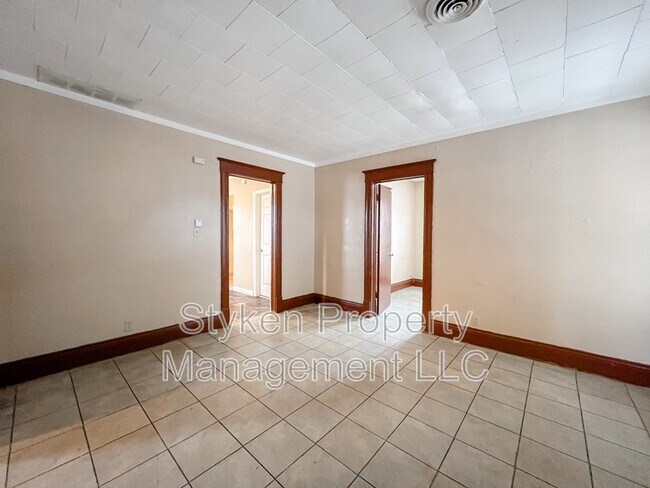 Foto del edificio - 247 S 5th Ave