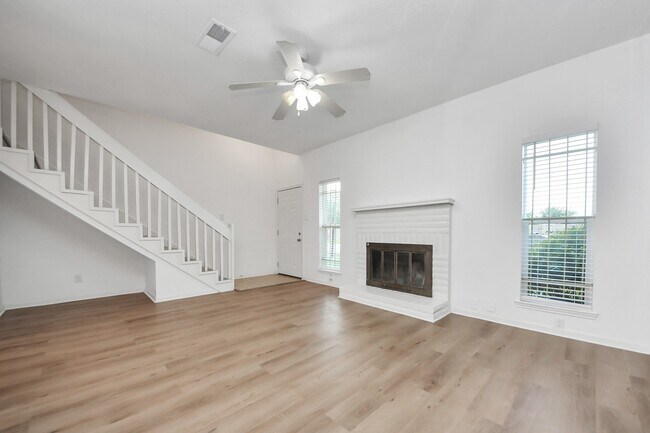 Foto del edificio - 12500 Brookglade Cir