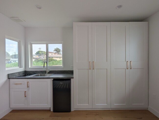 Foto del edificio - 6395 W 80th St