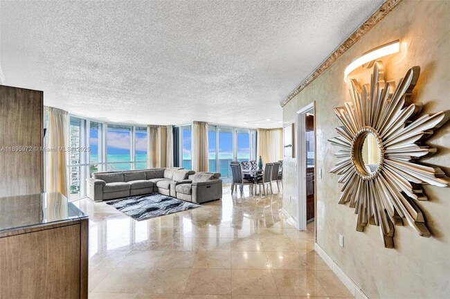 Foto del edificio - 16711 Collins Ave