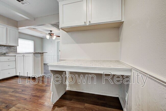 Building Photo - 924 N Broad St