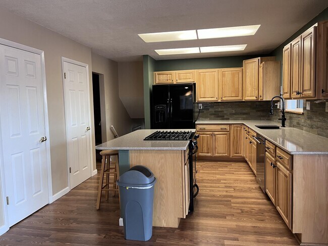 Foto del edificio - 510 Riverview Dr