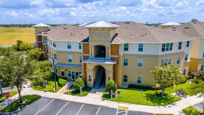Building Photo - Rolling Green