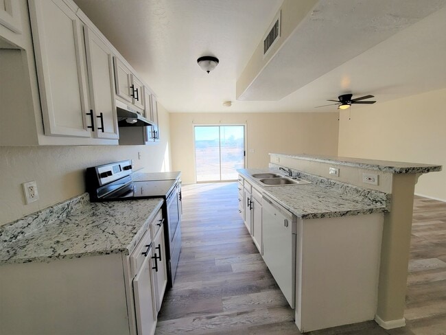 Building Photo - 15147 S Yava Rd