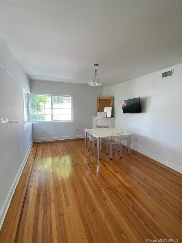 Primary Photo - 1219 Meridian Ave