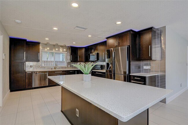 Foto del edificio - 2645 63rd Ave S