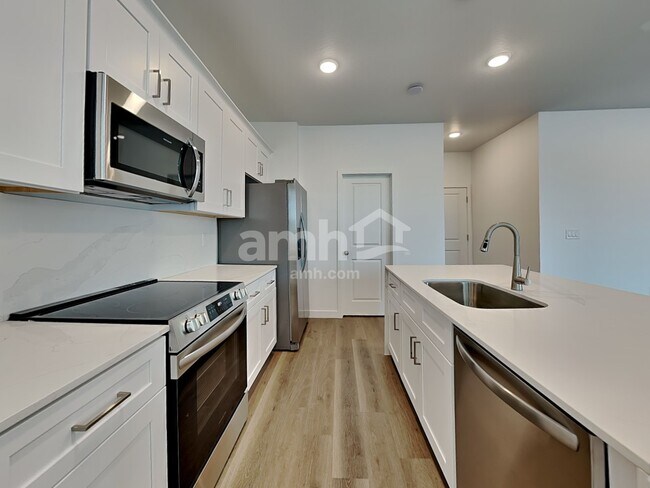 Foto del edificio - 9746 W Luxton Ln