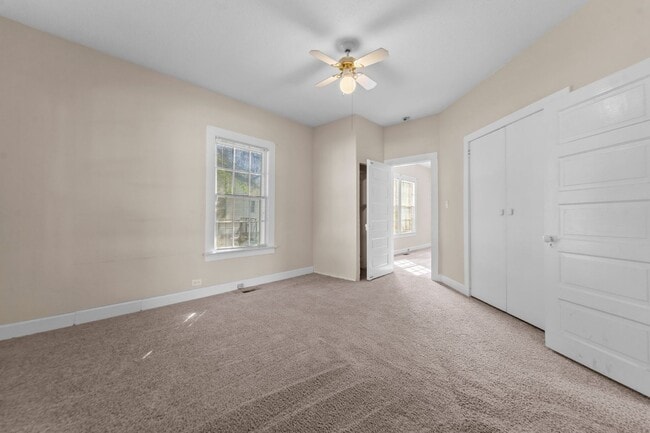 Building Photo - 4 Bedroom Home in Downtown Erwin