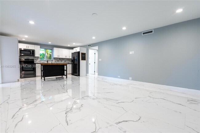 Foto del edificio - 11 Judy Pl