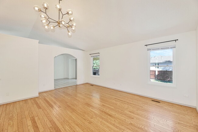 Building Photo - 1260 S Ridgehurst Cir