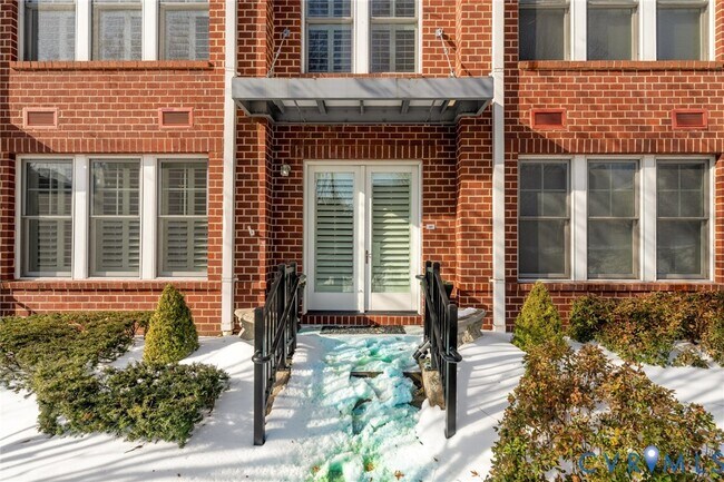 Foto del edificio - 1418 N Rhodes St