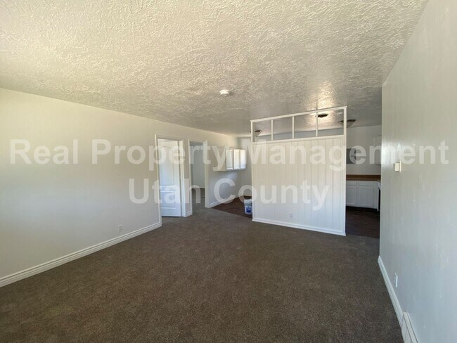 Building Photo - 1/2 OFF FIRST MONTH'S RENT
