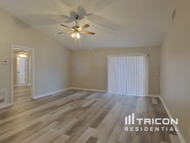 Foto del edificio - 3813 Meadow Green Drive Tavares FL