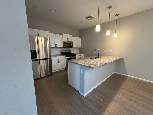 Foto del edificio - Villa Loma Town Home