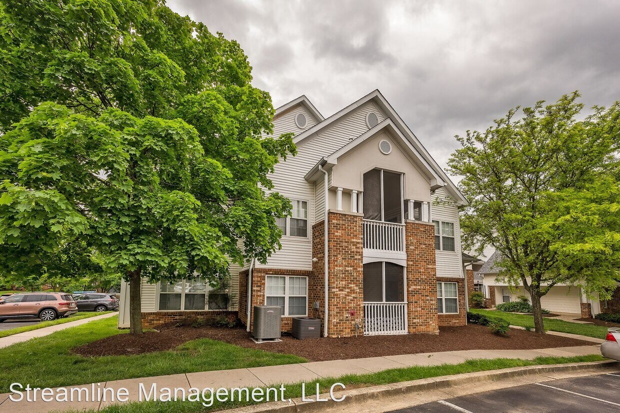 Primary Photo - 2 br, 2 bath House - 6600 Lake Park Dr 3C