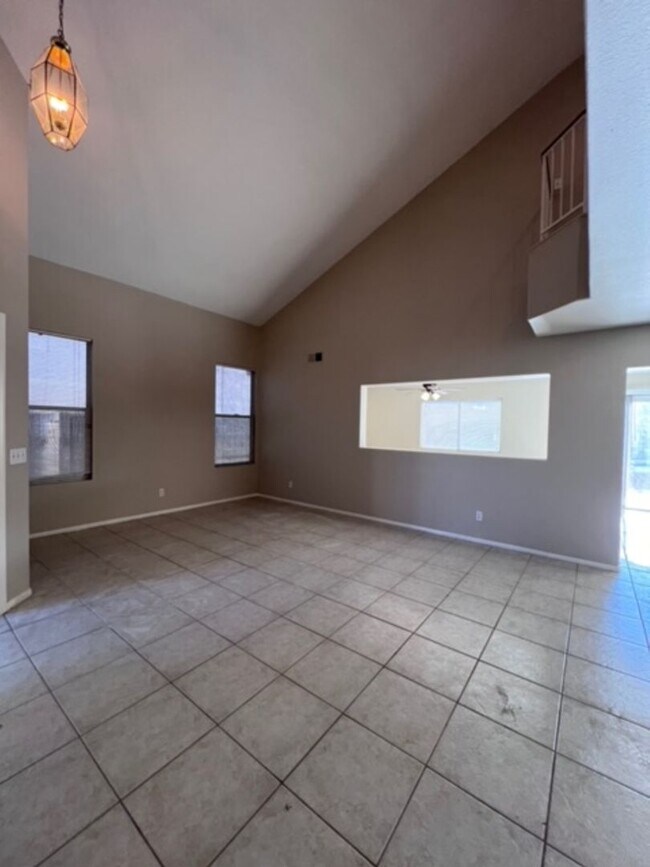 Building Photo - 7333 Sunspot Dr