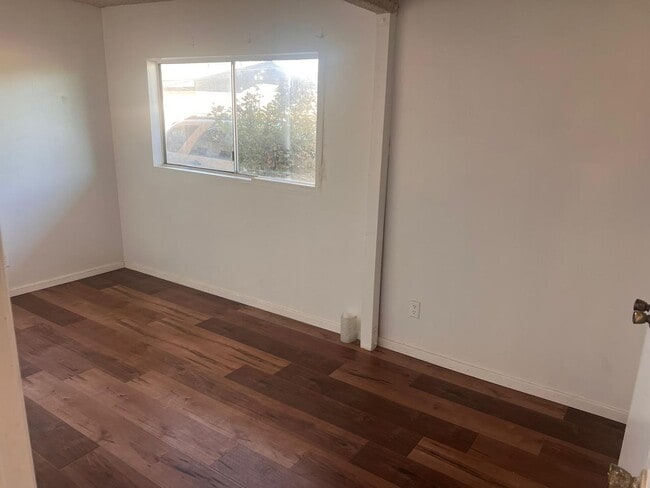 Foto del edificio - 4928 E 60th St