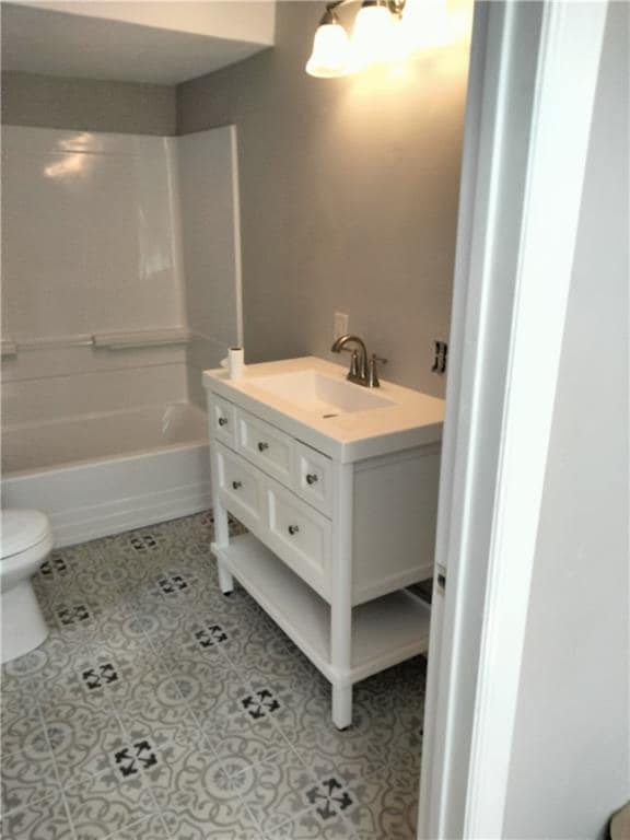 40 Mapledale St, Coventry, RI 02816 House Rental in Coventry, RI