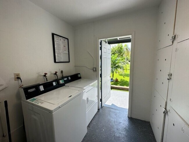 Interior Photo - 2221 Monroe St Apts I LLC