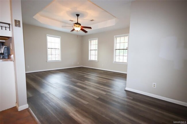 Building Photo - 113 Kentucky Oaks St