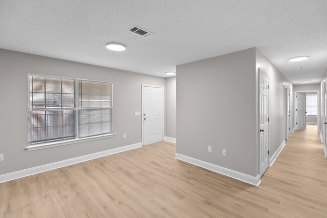 Building Photo - Willow Trace Apartments