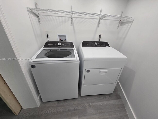 Building Photo - 1637 SW 17th St