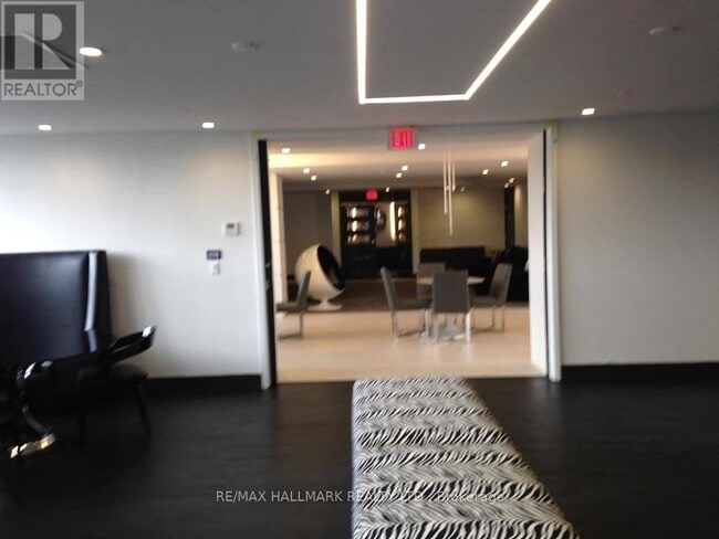 Photo du bâtiment - 9471 Yonge St