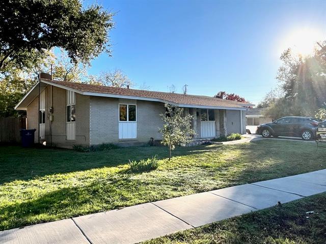 Primary Photo - 2406 Lakeland Dr
