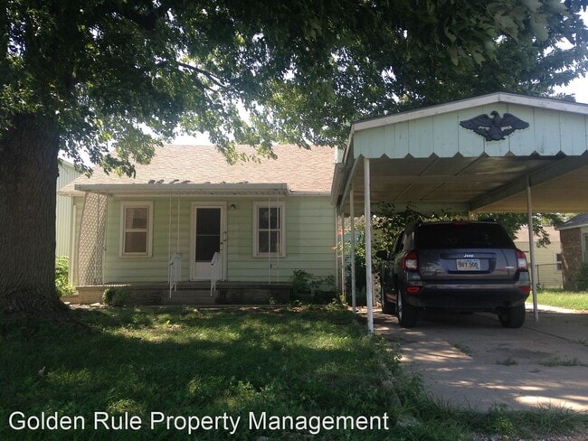 Building Photo - 3 br, 1 bath House - 1527 N Lorraine