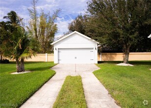 Building Photo - 295 Destiny Cir