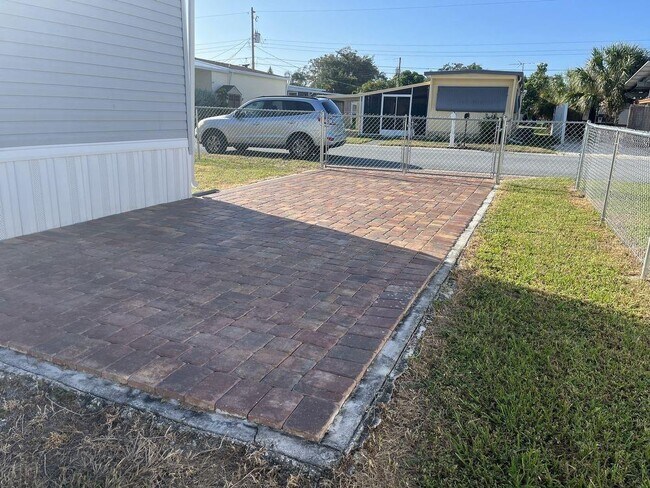 Building Photo - 1109 49th Ave Dr W