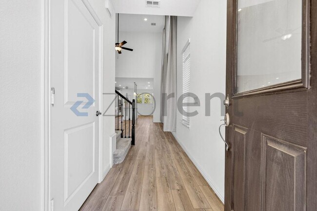 Foto del edificio - 4517 Waterglass St