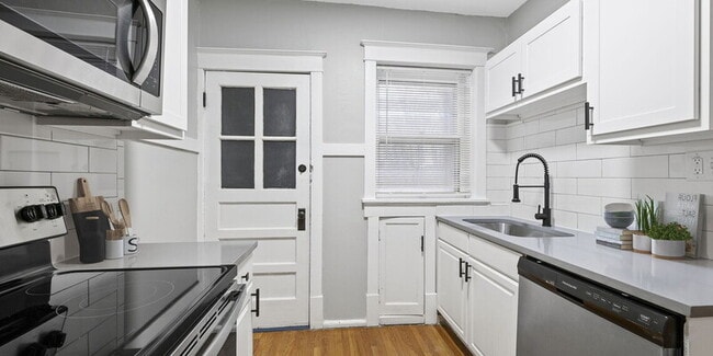 Building Photo - 1514 McCausland Ave